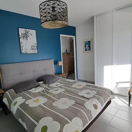 Apartment T4 Classe 3 Etoiles, Centre, Au Calme, Parkings