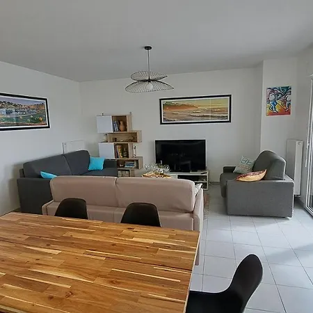 T4 Classe 3 Etoiles, Centre, Au Calme, Parkings Appartement